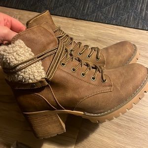 Ladies boots